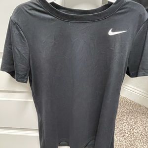 Women’s Nike Dryfit shirt